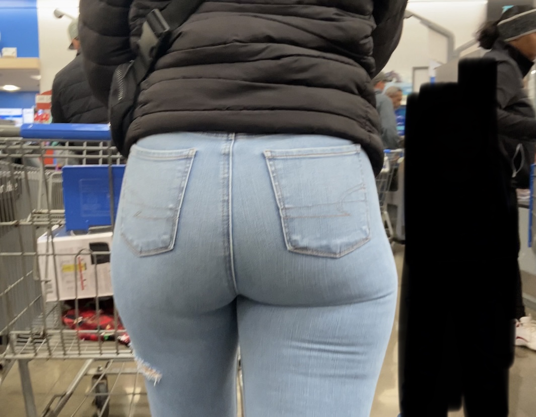 Latina Milf With A Fatass In Tight Jeans